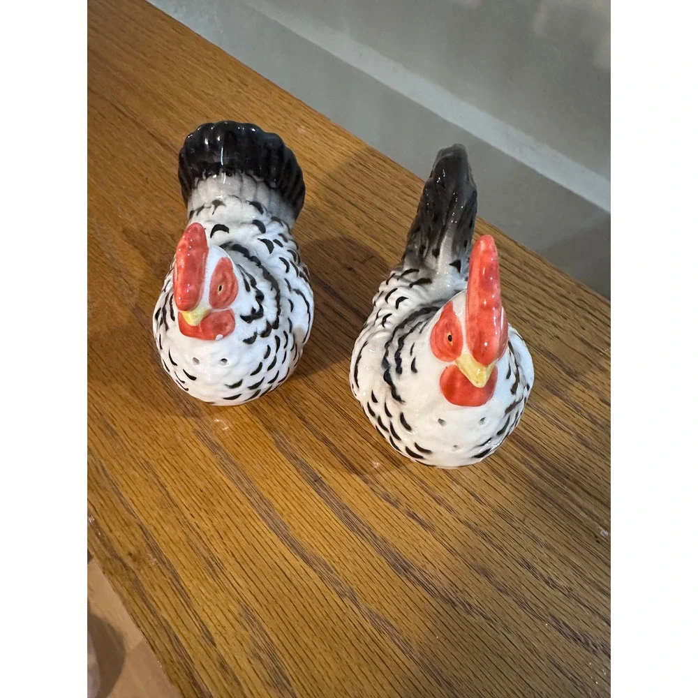 Vintage Ceramic Chicken Hen Salt and Pepper Shakers Set Black White Speckled